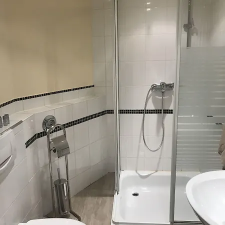 Bahnstrasse בית הארחה 3*